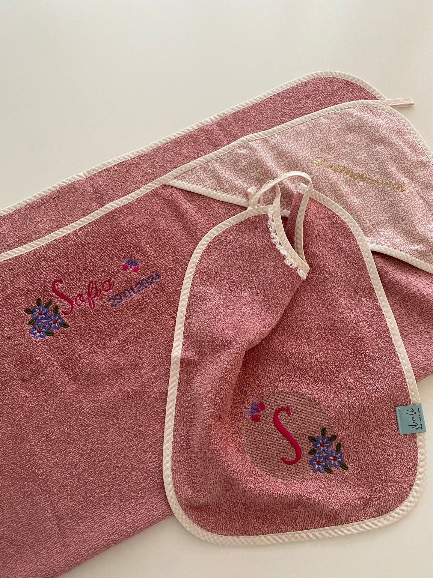 Personalisiertes Lätzchen für Babys