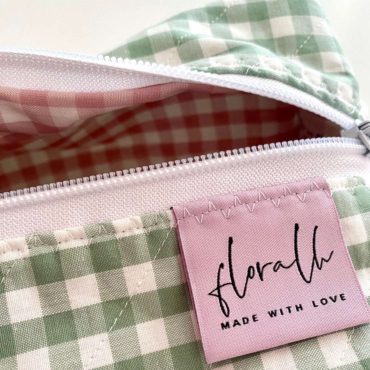 Personalisiertes Necessaire Flora aus GOTS-zertifizierter Bio-Baumwolle