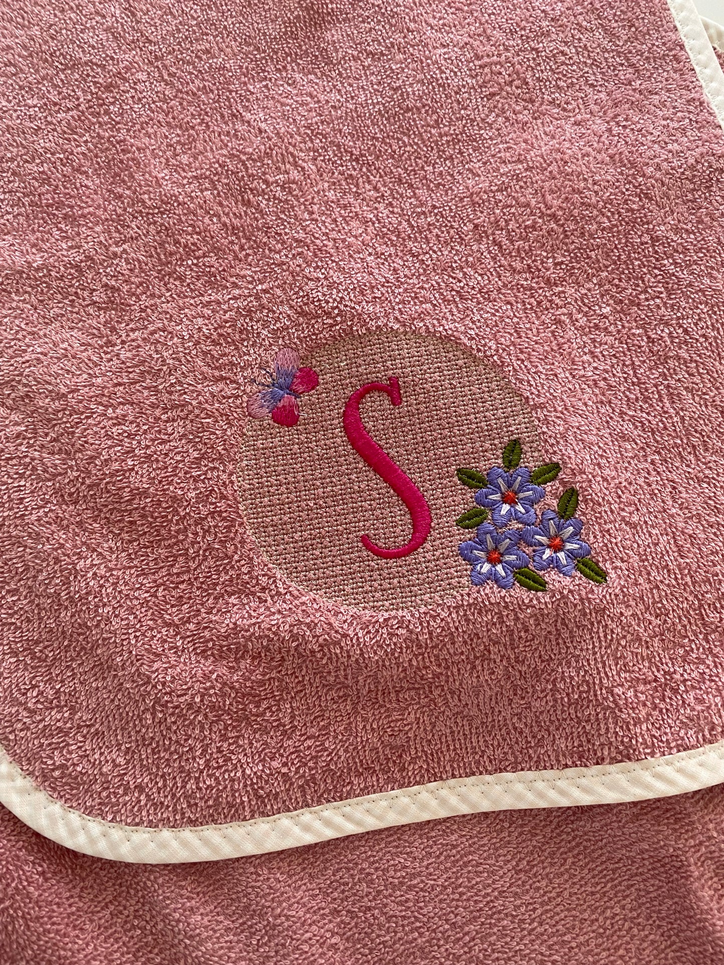 Personalisiertes Lätzchen für Babys