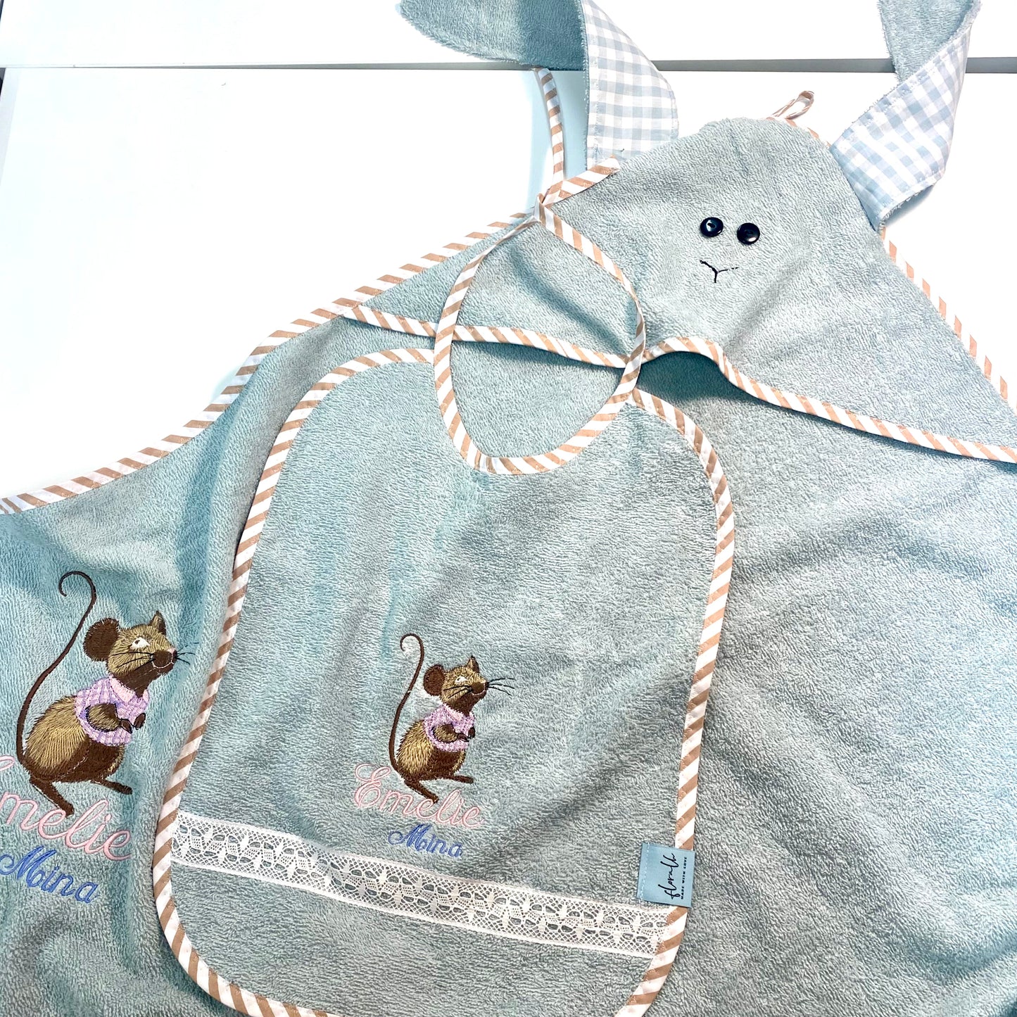 Personalisiertes Kapuzen-Badetuch für Babys (Haifisch, Hase, Schaf)