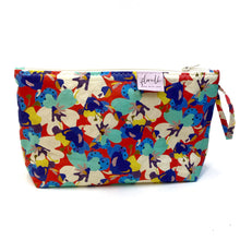 Lade das Bild in den Galerie-Viewer, Necessaire Florencia &quot;Treloyhan&quot; (Liberty)
